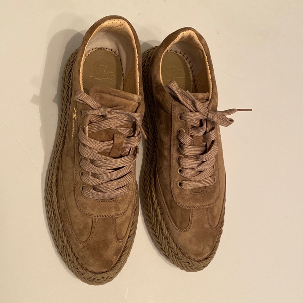 Christian Louboutin women’s tan suede sneaker NIB EU 41